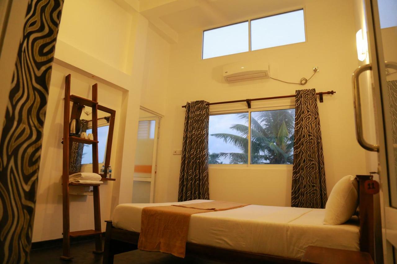 Hikka Ocean Resort Hikkaduwa Buitenkant foto