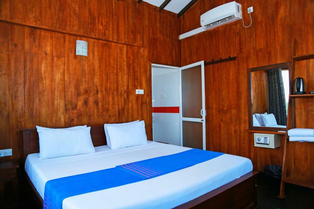 Hikka Ocean Resort Hikkaduwa Buitenkant foto